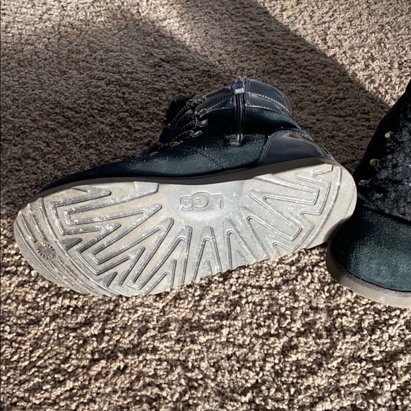 *SOLD UGG Side Zip Fur Trim Ankle Boot - Picture 5 of 7